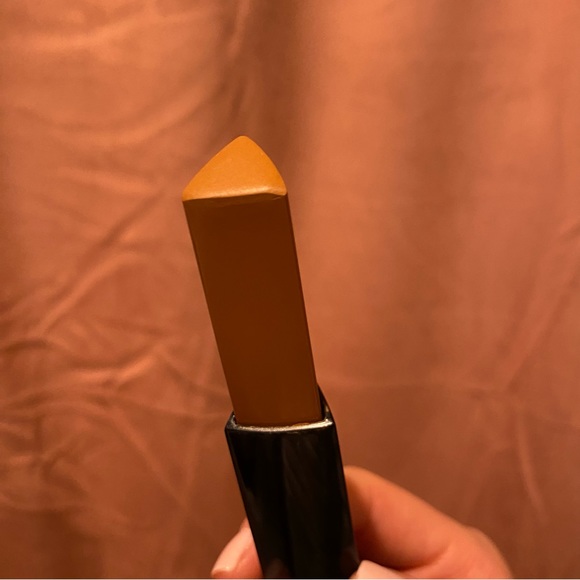 Hourglass vanish foundation and contour stick - Picture 4 of 5